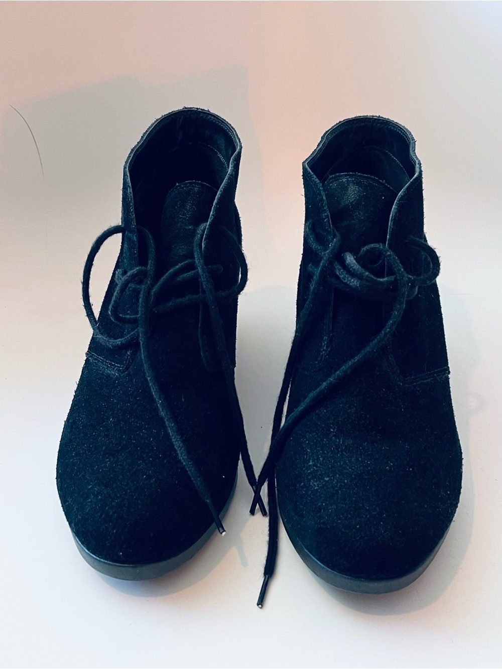 CROCS Women’s 9.5 Black Suede Lace-Up Ankle Booties
